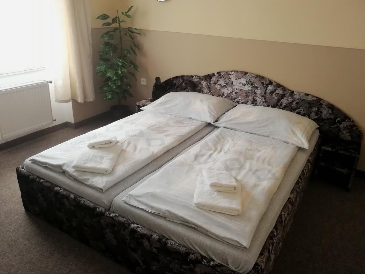 Hotel Wertheim Прага Екстер'єр фото