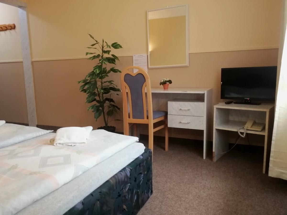 Hotel Wertheim Прага Екстер'єр фото