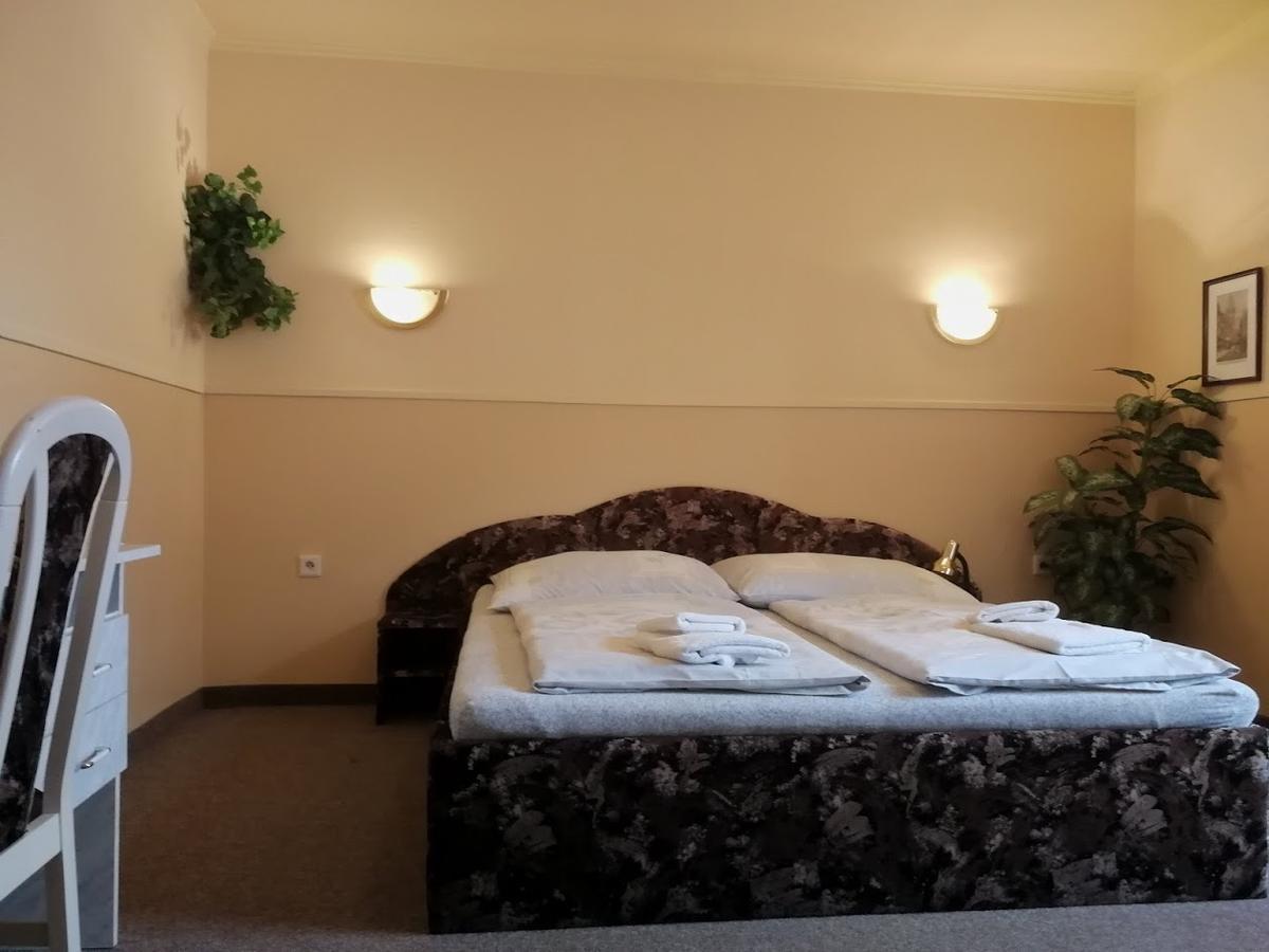 Hotel Wertheim Прага Екстер'єр фото
