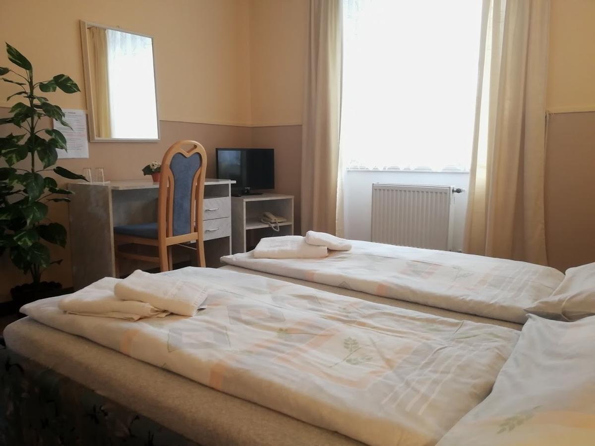 Hotel Wertheim Прага Екстер'єр фото
